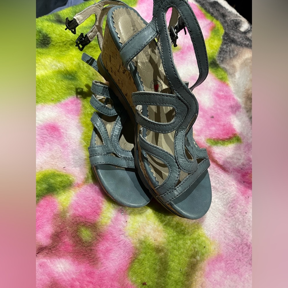 🎈ANTHROPOLOGIE Bussola Sandals🎈